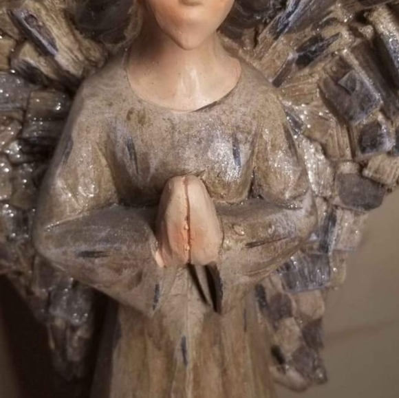 Indoor angel praying hands statue. Stands 21 inches high. - Picture 2 of 11